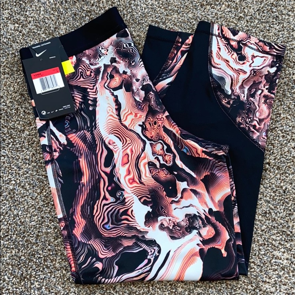 Nike Pro Tight Fit Capri